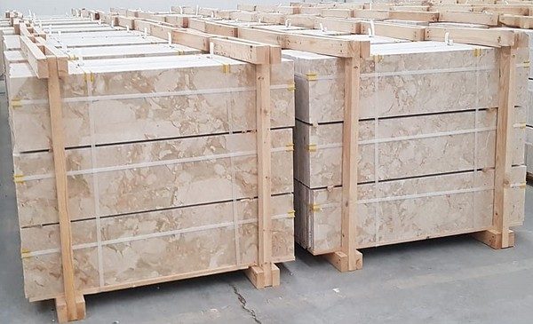 KRG1 BÉZS MÁRVÁNY LÉPCSŐFOKOK 120X30X2 cm